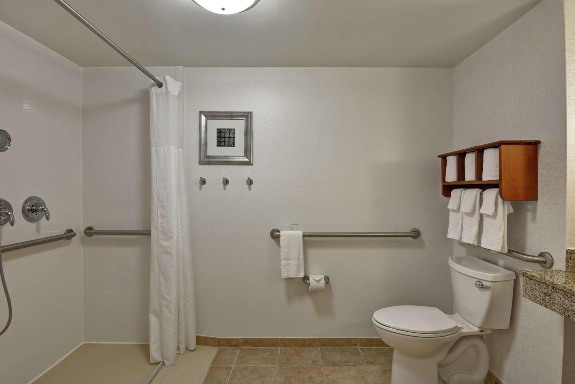 Hampton Inn Birmingham/Mountain Brook photo 35