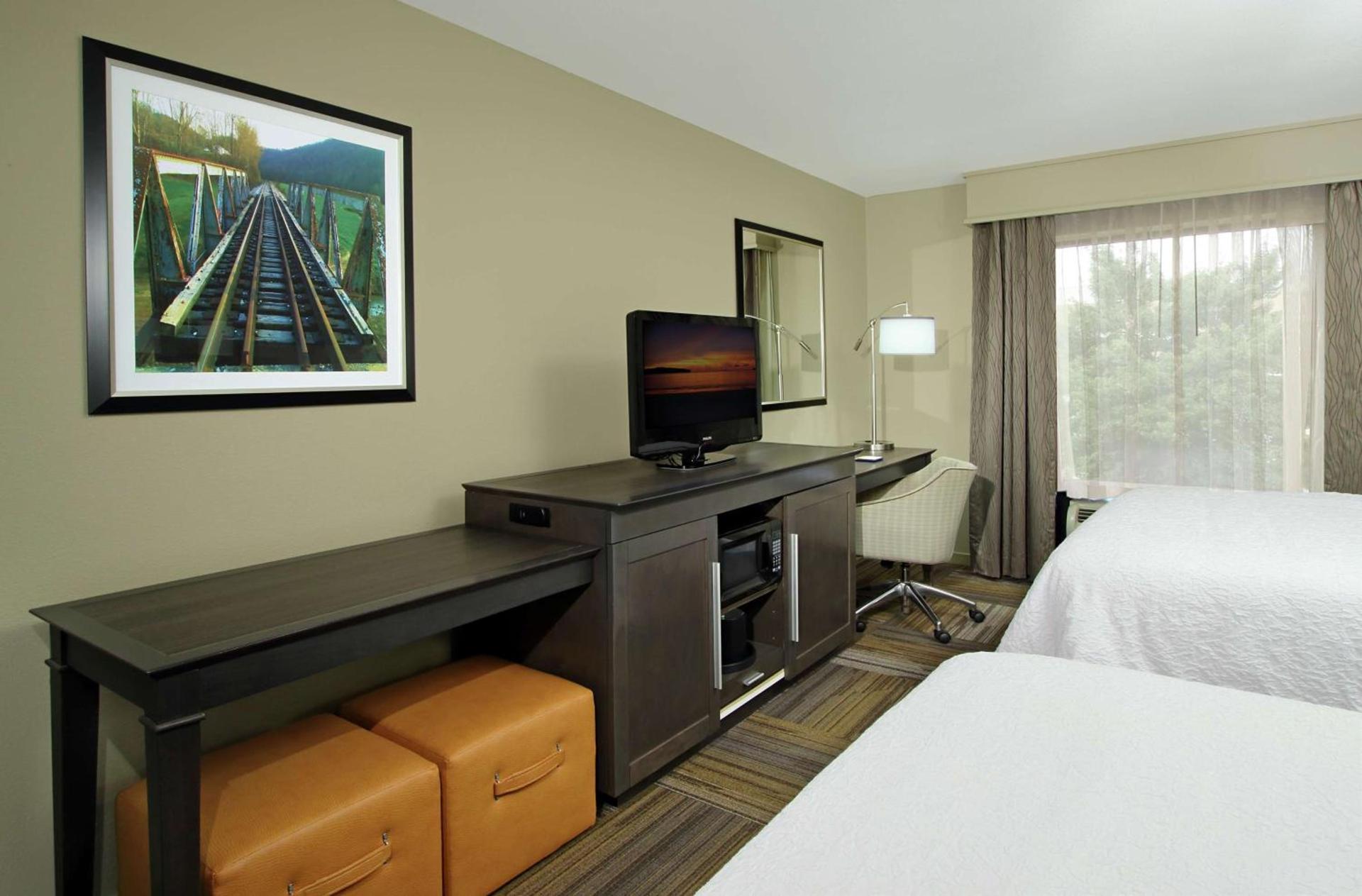 Hampton Inn Jasper, AL photo 21