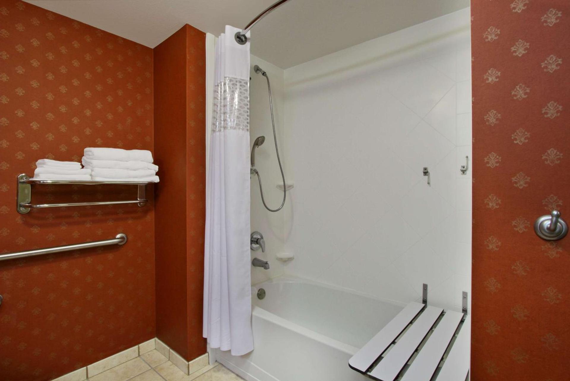 Hampton Inn Jasper, AL photo 32