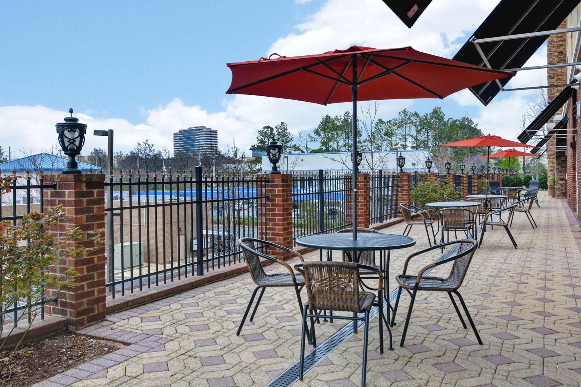 Hampton Inn & Suites Birmingham-Hoover-Galleria photo 2