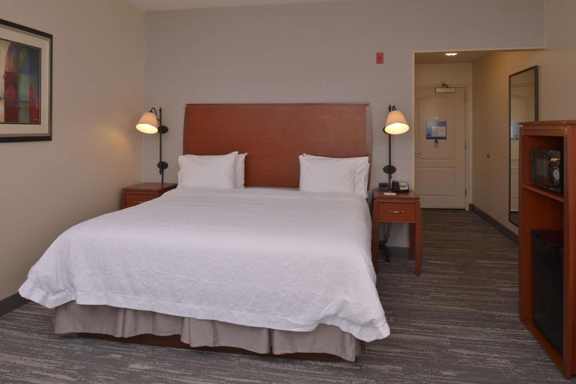 Hampton Inn and Suites Bakersfield North-Airport photo 31