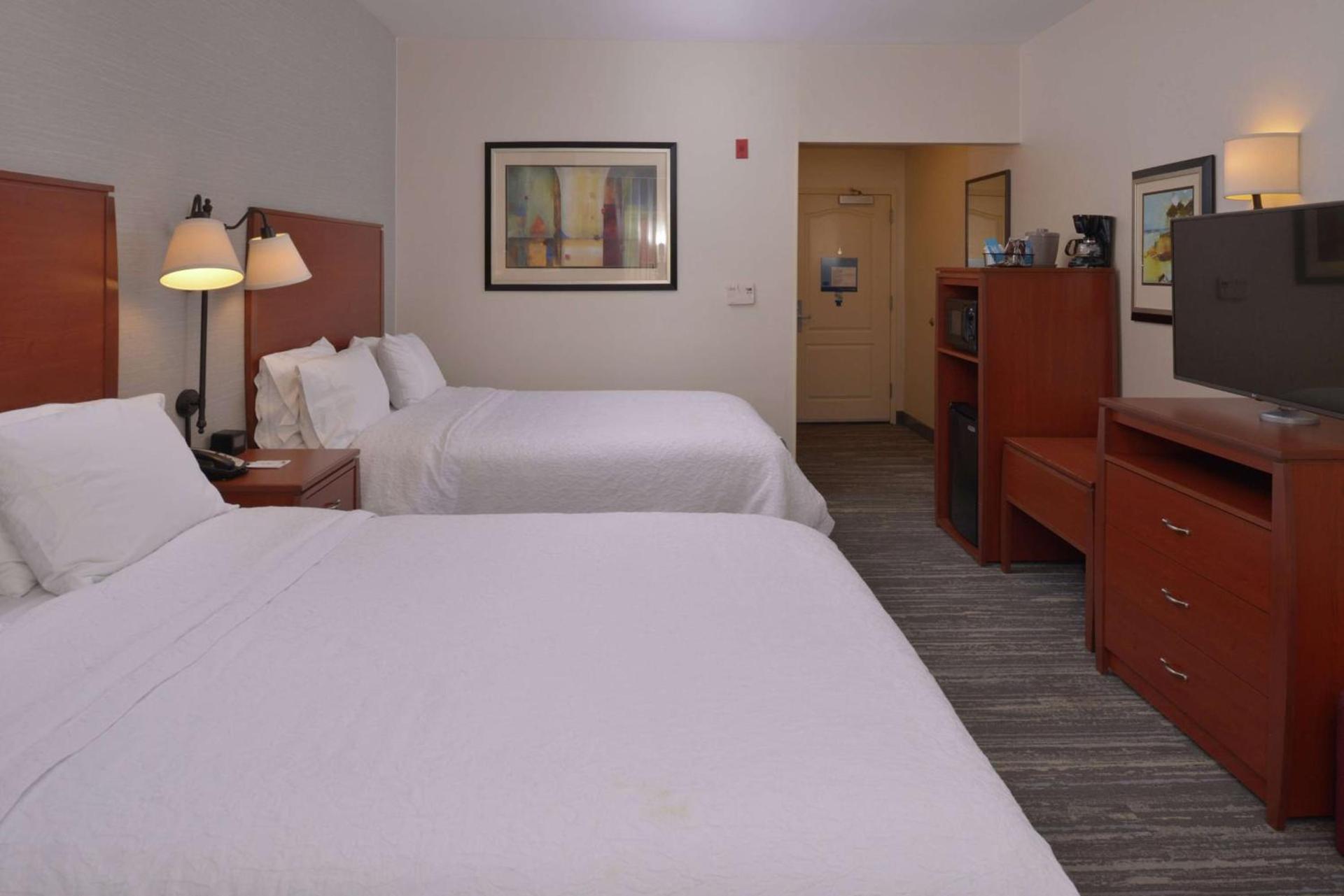 Hampton Inn and Suites Bakersfield North-Airport photo 20