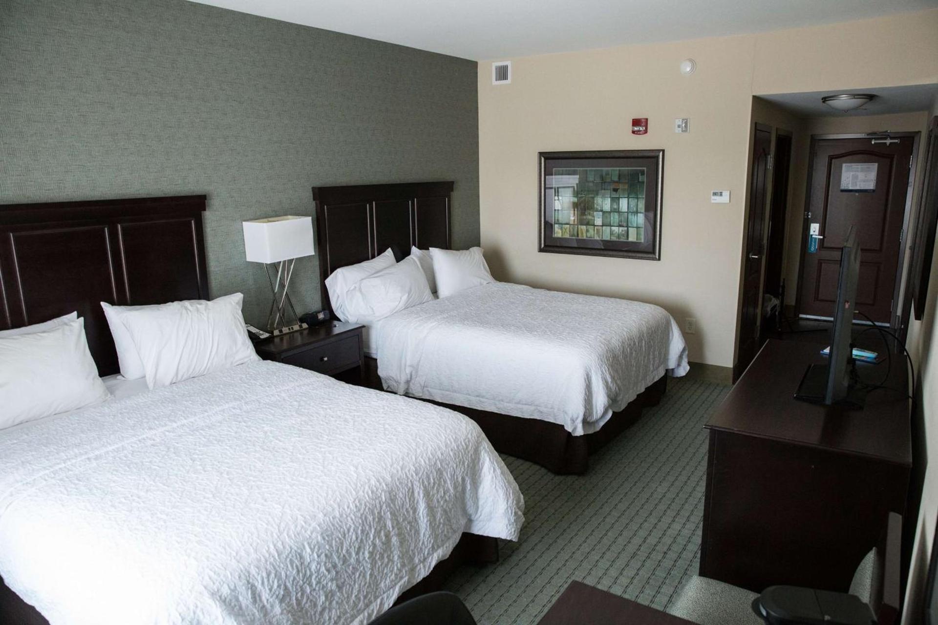 Hampton Inn & Suites Bismarck Northwest photo 30