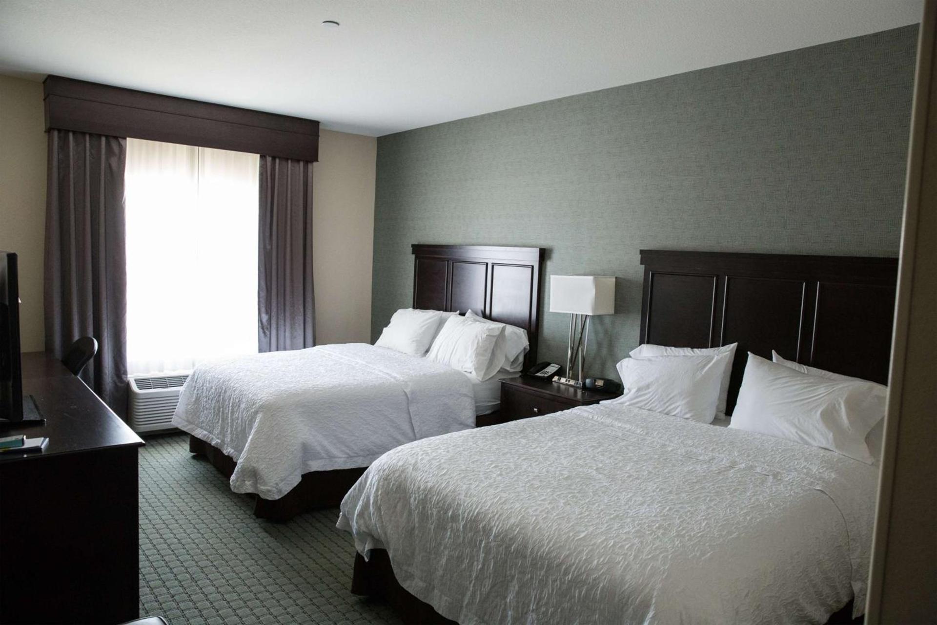 Hampton Inn & Suites Bismarck Northwest photo 31