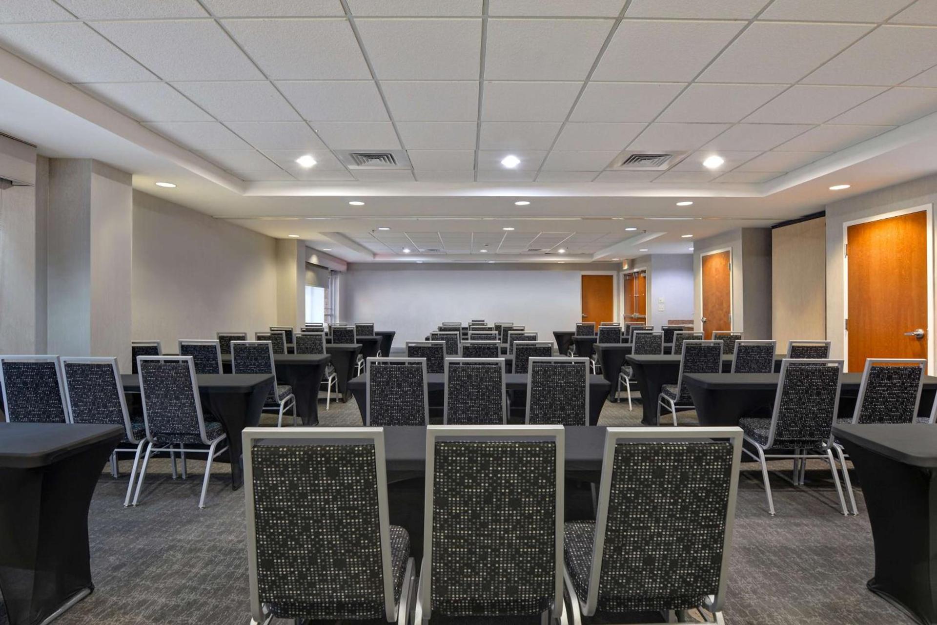 Hampton Inn & Suites Birmingham-Hoover-Galleria photo 43