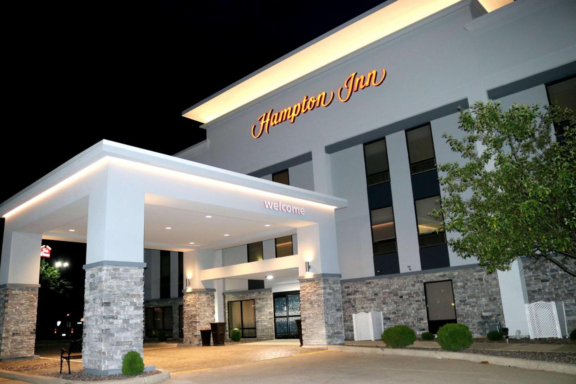 Hampton Inn Bloomington West photo 1