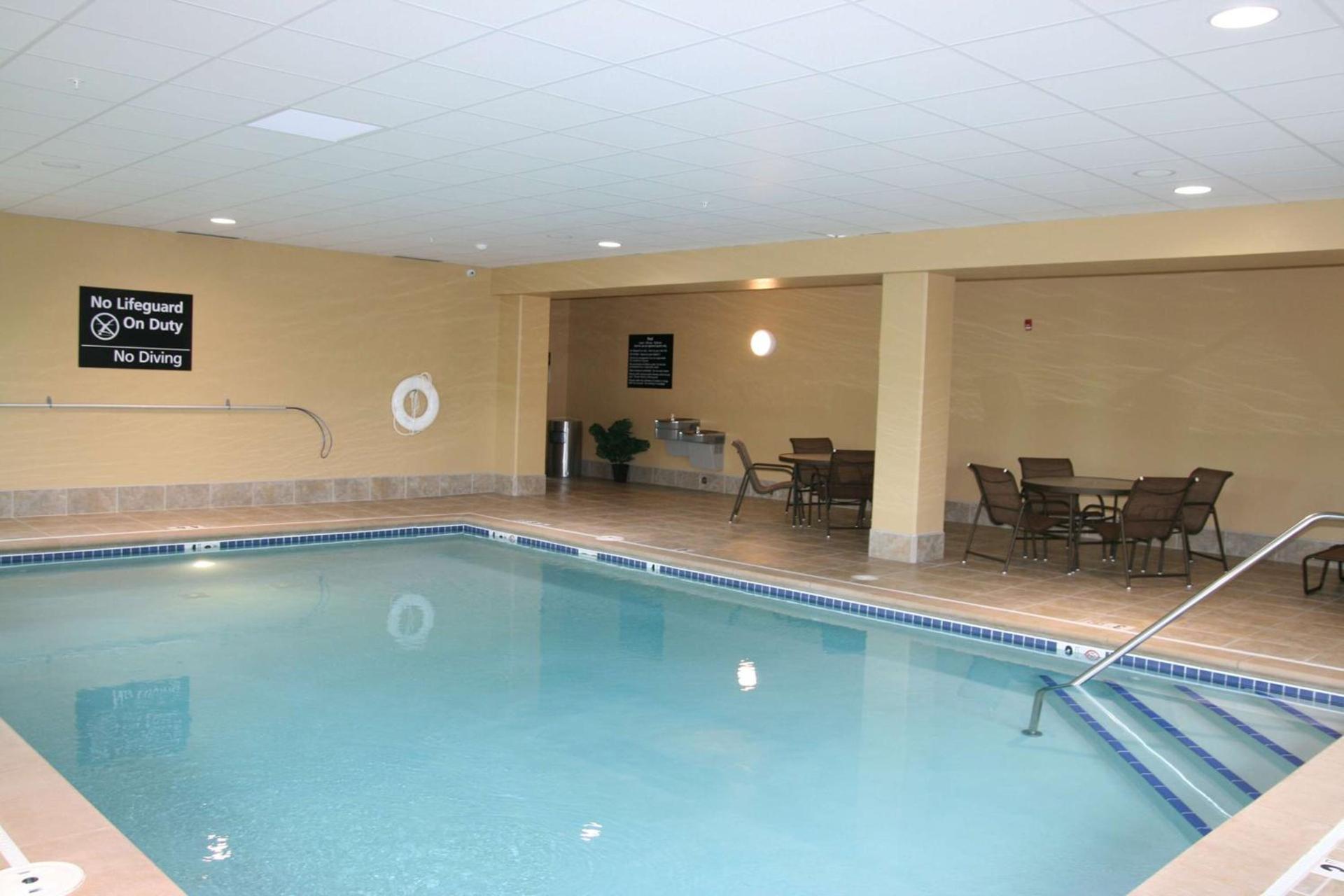 Hampton Inn & Suites Brookings photo 9