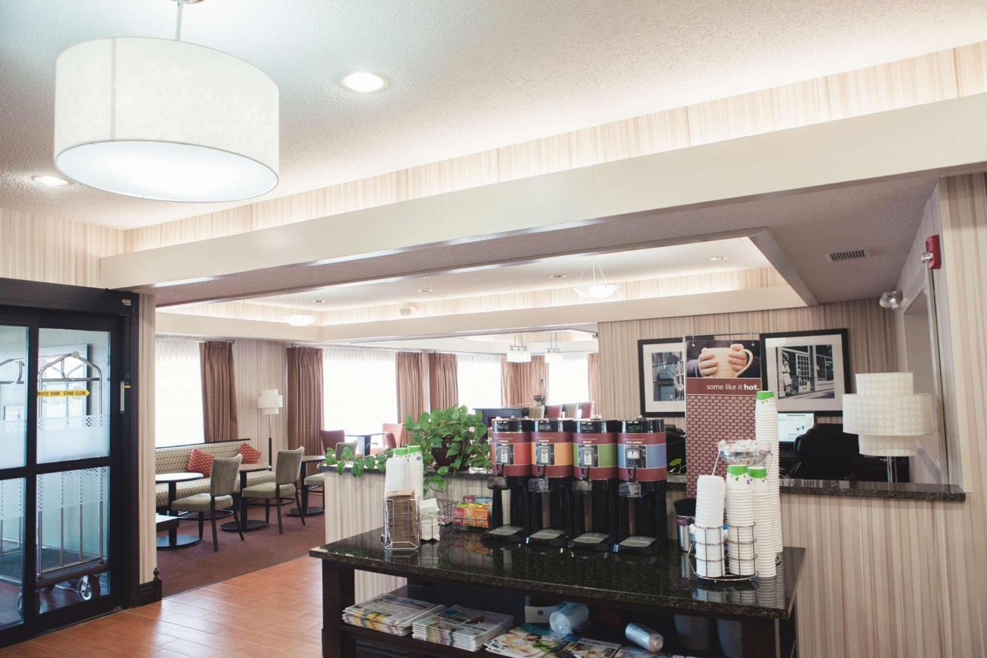 Hampton Inn Bloomington West photo 9