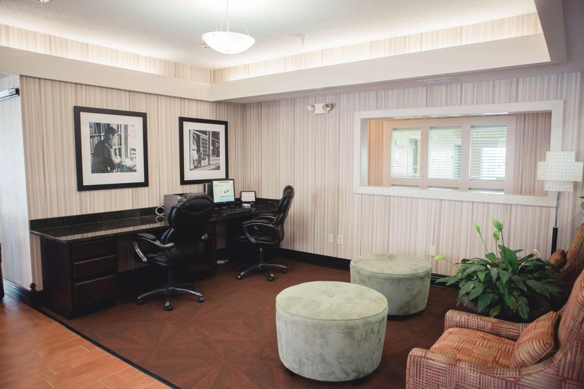 Hampton Inn Bloomington West photo 26