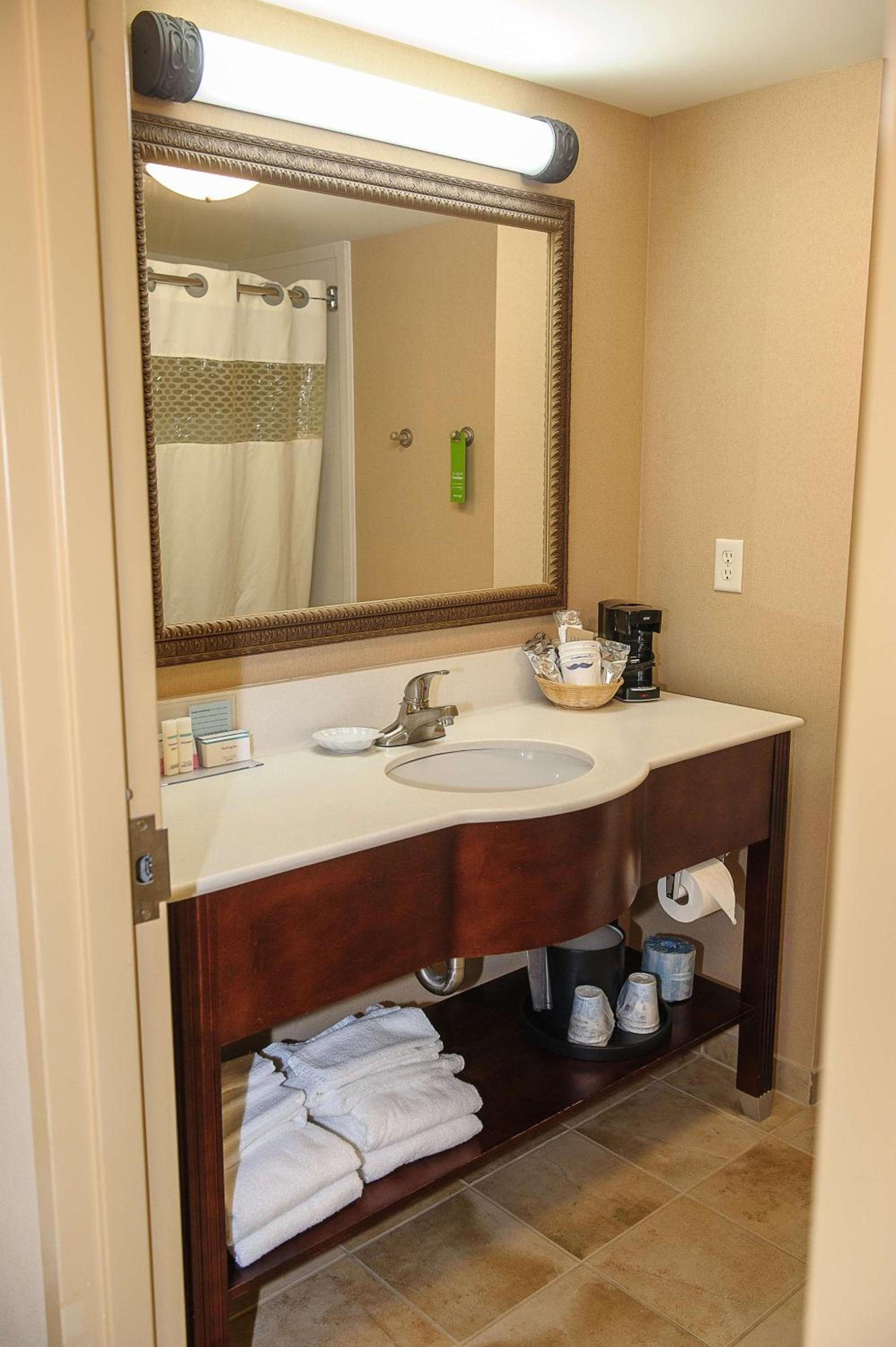 Hampton Inn & Suites Brookings photo 20