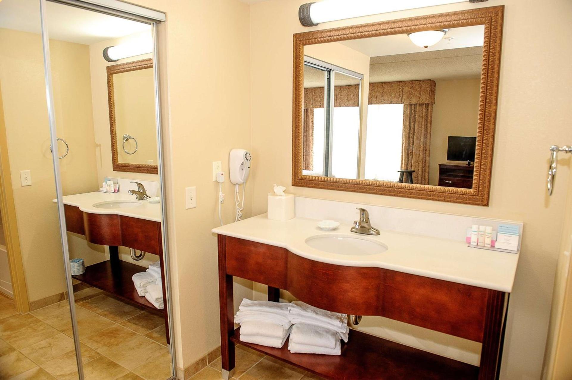 Hampton Inn & Suites Brookings photo 25