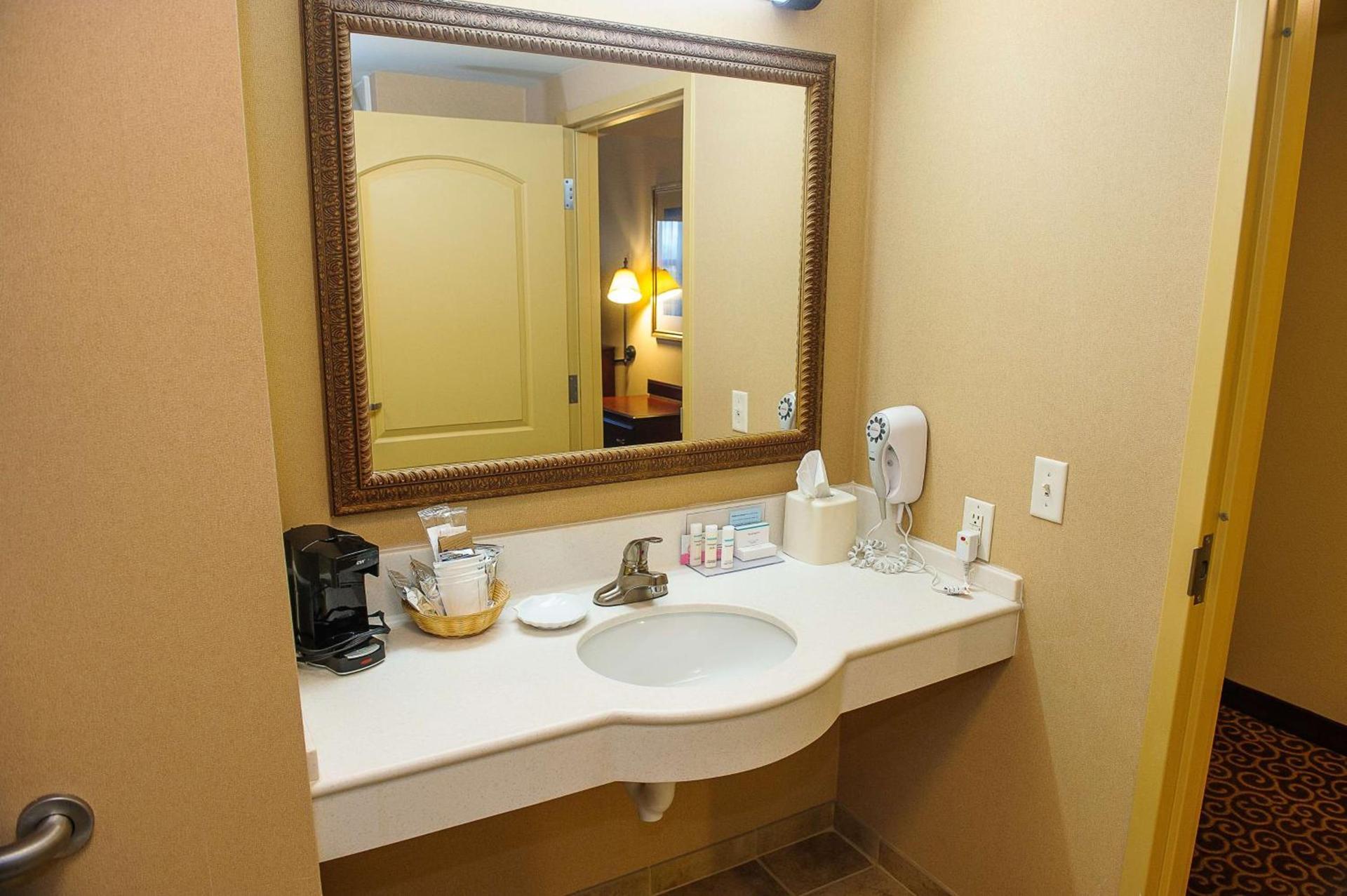 Hampton Inn & Suites Brookings photo 30