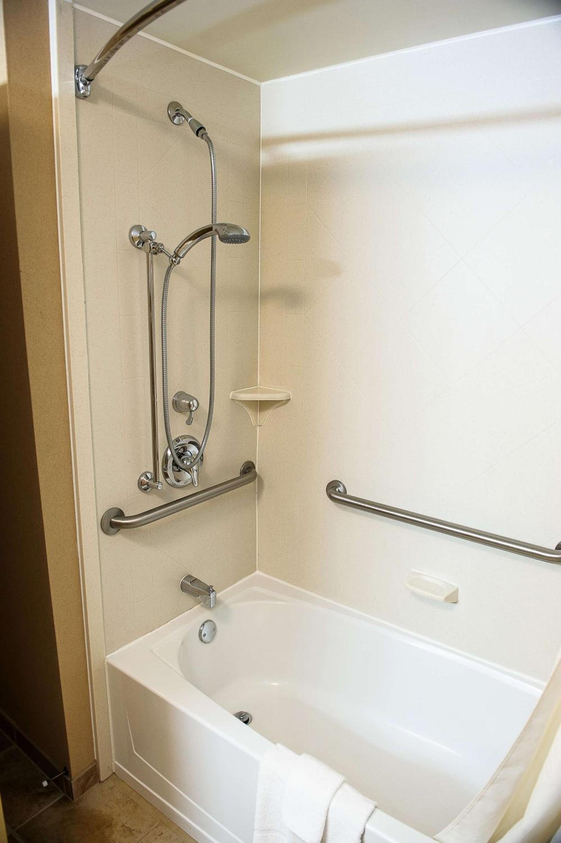 Hampton Inn & Suites Brookings photo 57