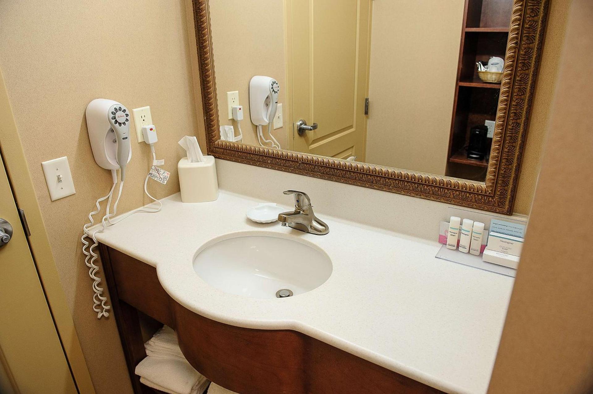 Hampton Inn & Suites Brookings photo 69