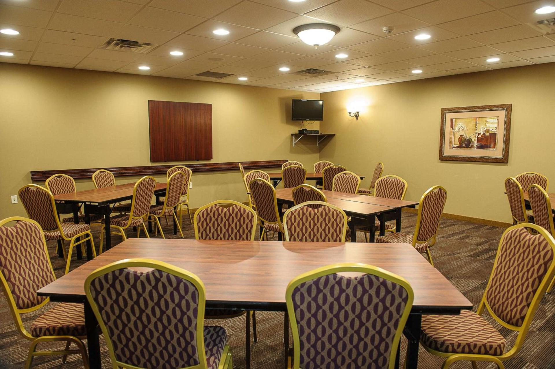 Hampton Inn & Suites Brookings photo 70