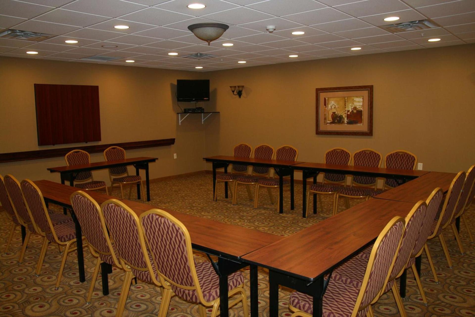 Hampton Inn & Suites Brookings photo 73