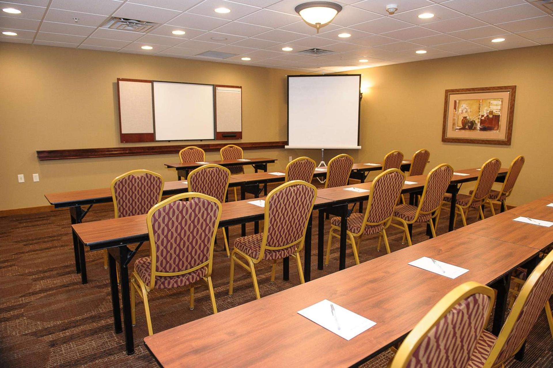 Hampton Inn & Suites Brookings photo 75