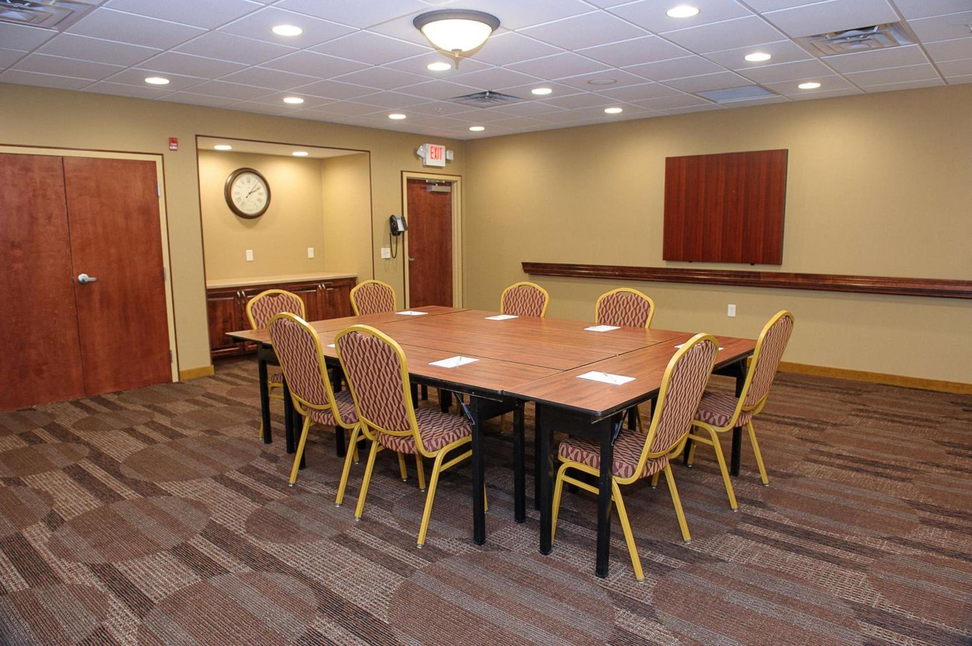 Hampton Inn & Suites Brookings photo 78