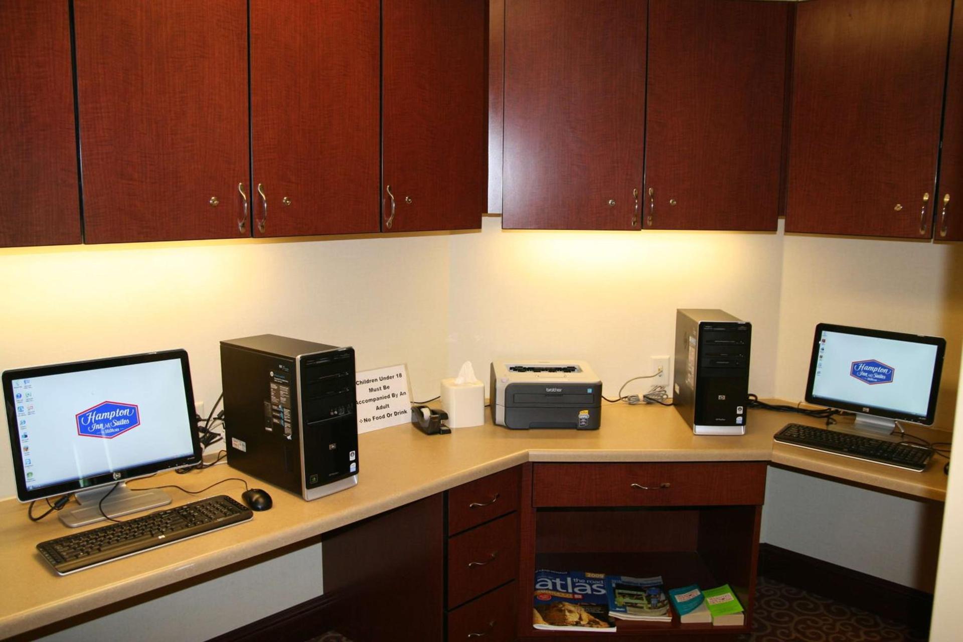 Hampton Inn & Suites Brookings photo 81