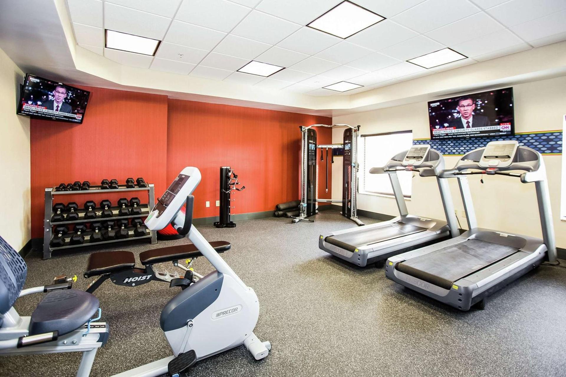 Hampton Inn & Suites Blairsville photo 13
