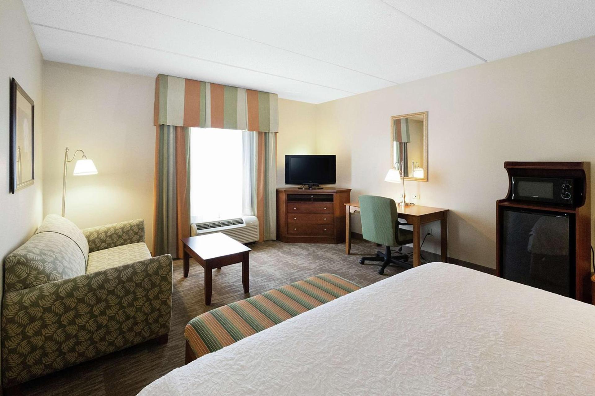Hampton Inn & Suites Blairsville photo 27