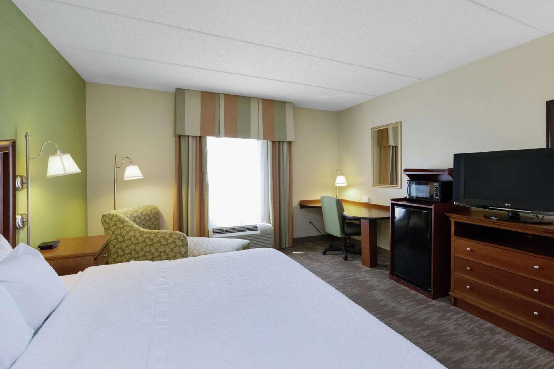 Hampton Inn & Suites Blairsville photo 28