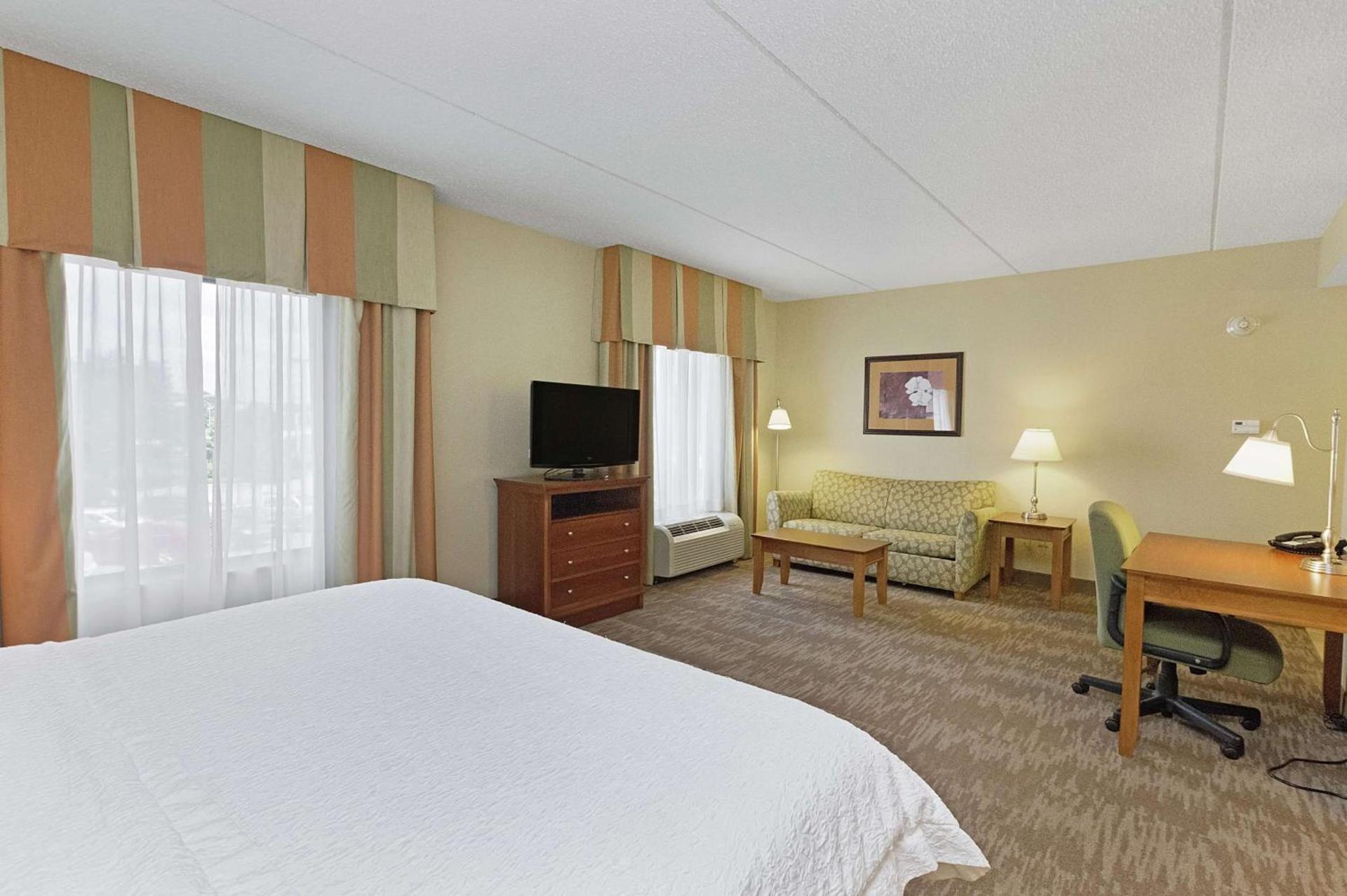 Hampton Inn & Suites Blairsville photo 29