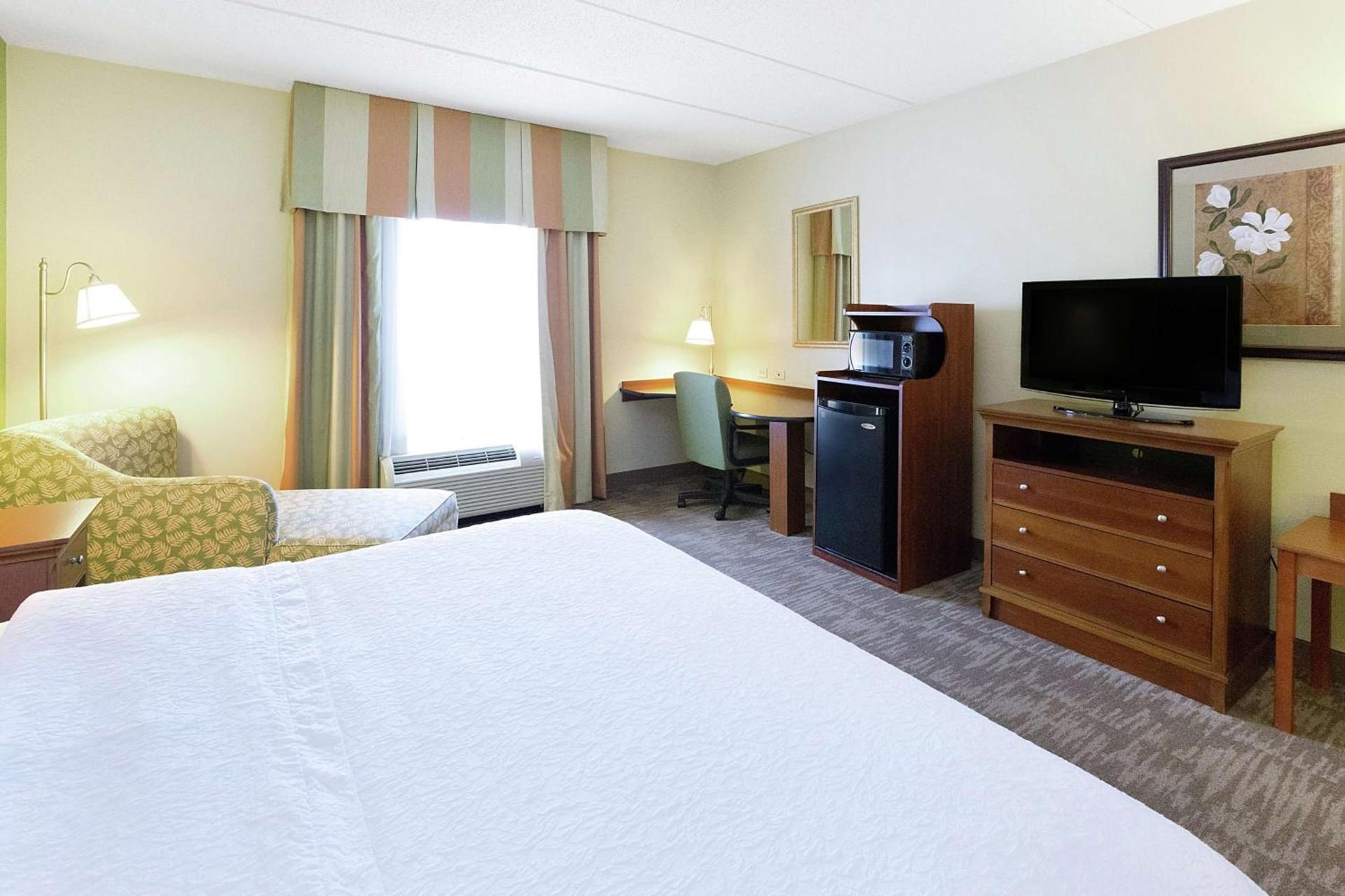 Hampton Inn & Suites Blairsville photo 32