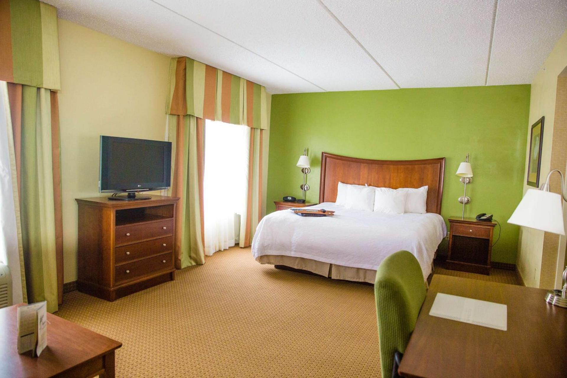 Hampton Inn & Suites Blairsville photo 39