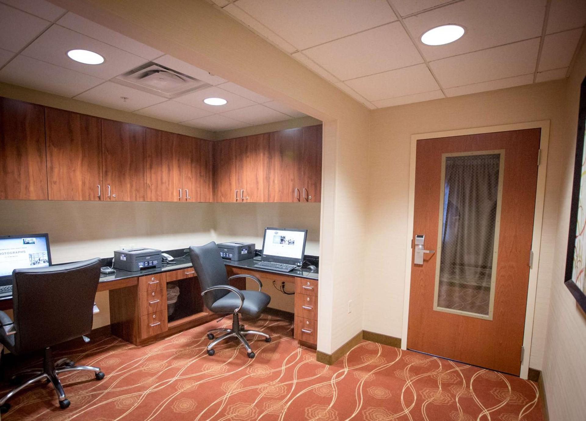 Hampton Inn & Suites Blairsville photo 50