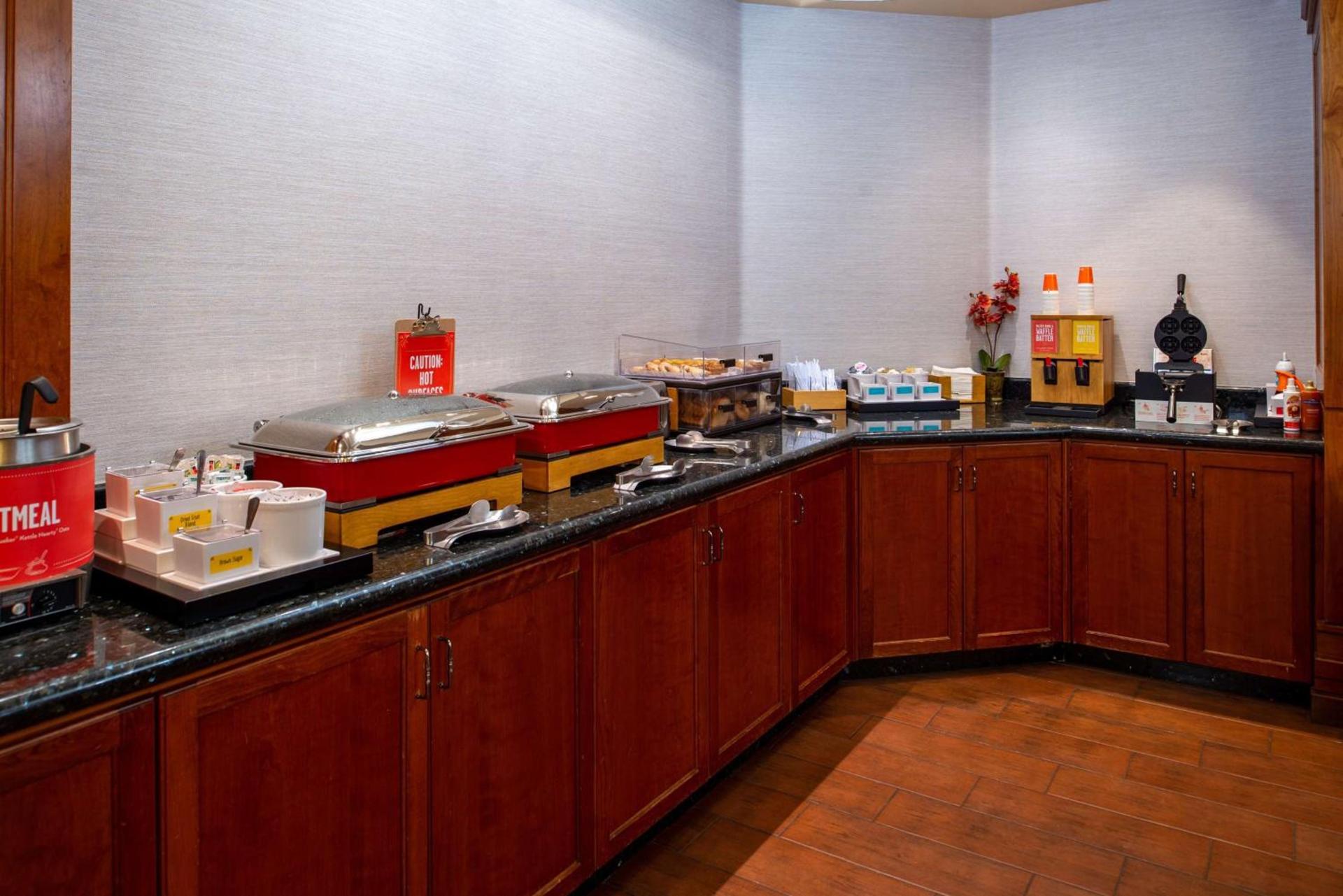 Hampton Inn & Suites Boise/Spectrum photo 16