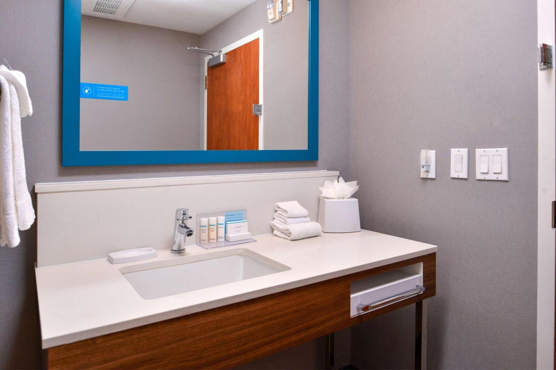 Hampton Inn & Suites Boise/Spectrum photo 31
