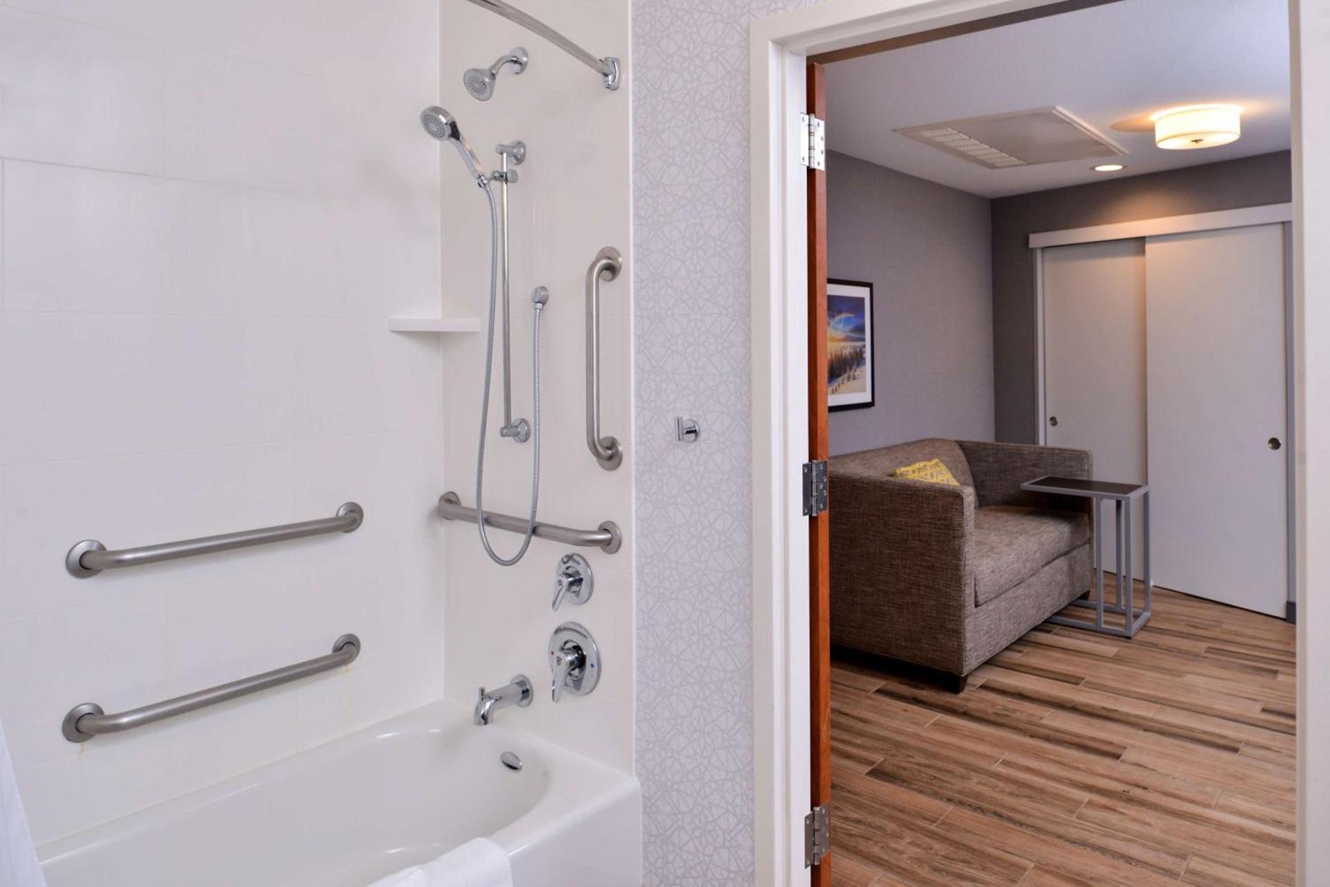Hampton Inn & Suites Boise/Spectrum photo 38
