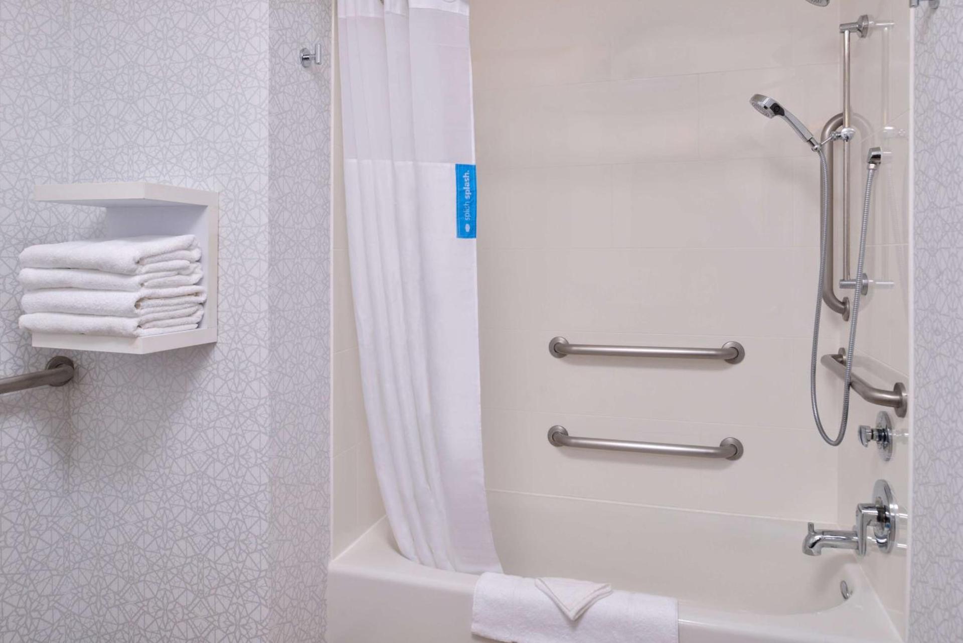 Hampton Inn & Suites Boise/Spectrum photo 40