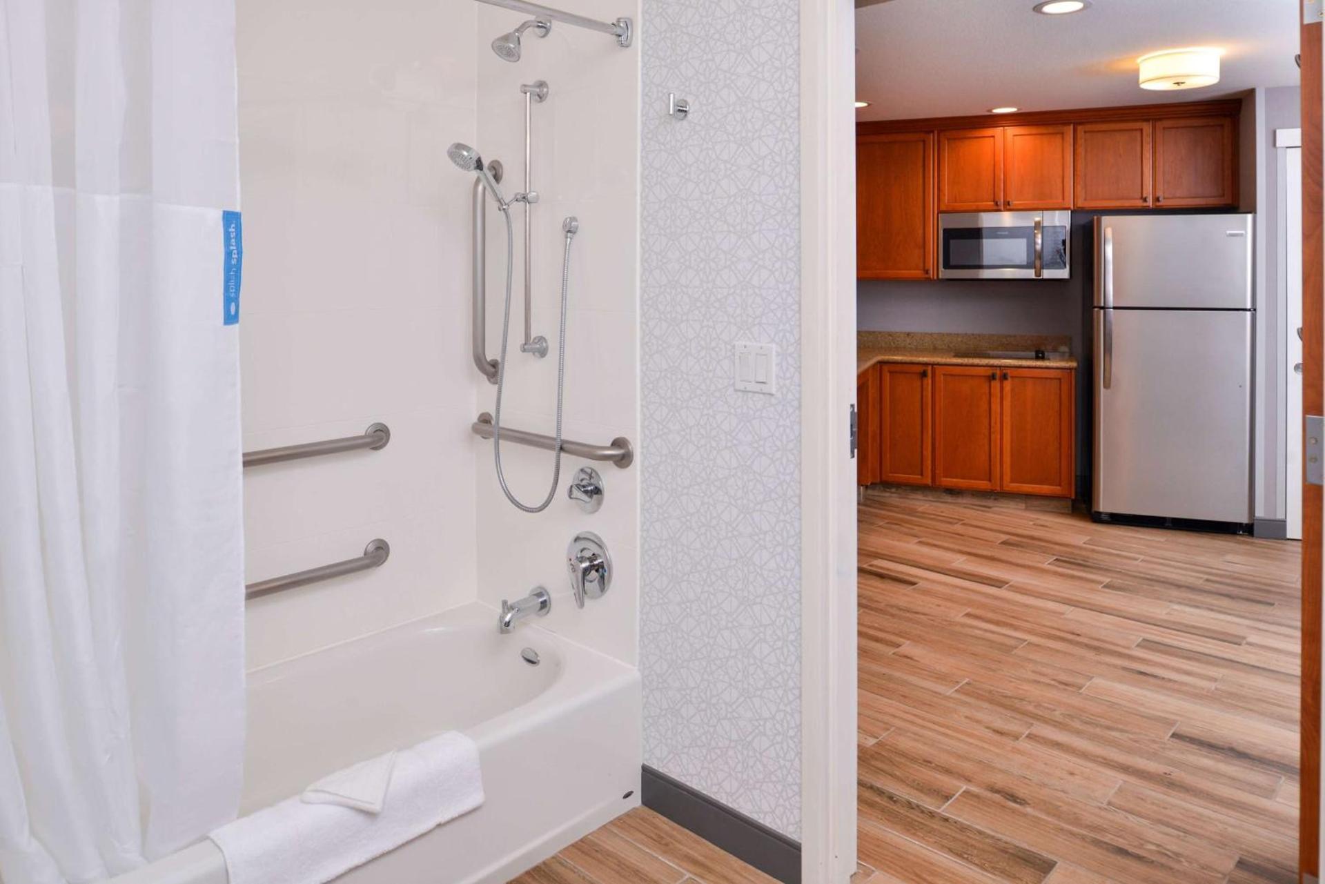 Hampton Inn & Suites Boise/Spectrum photo 42