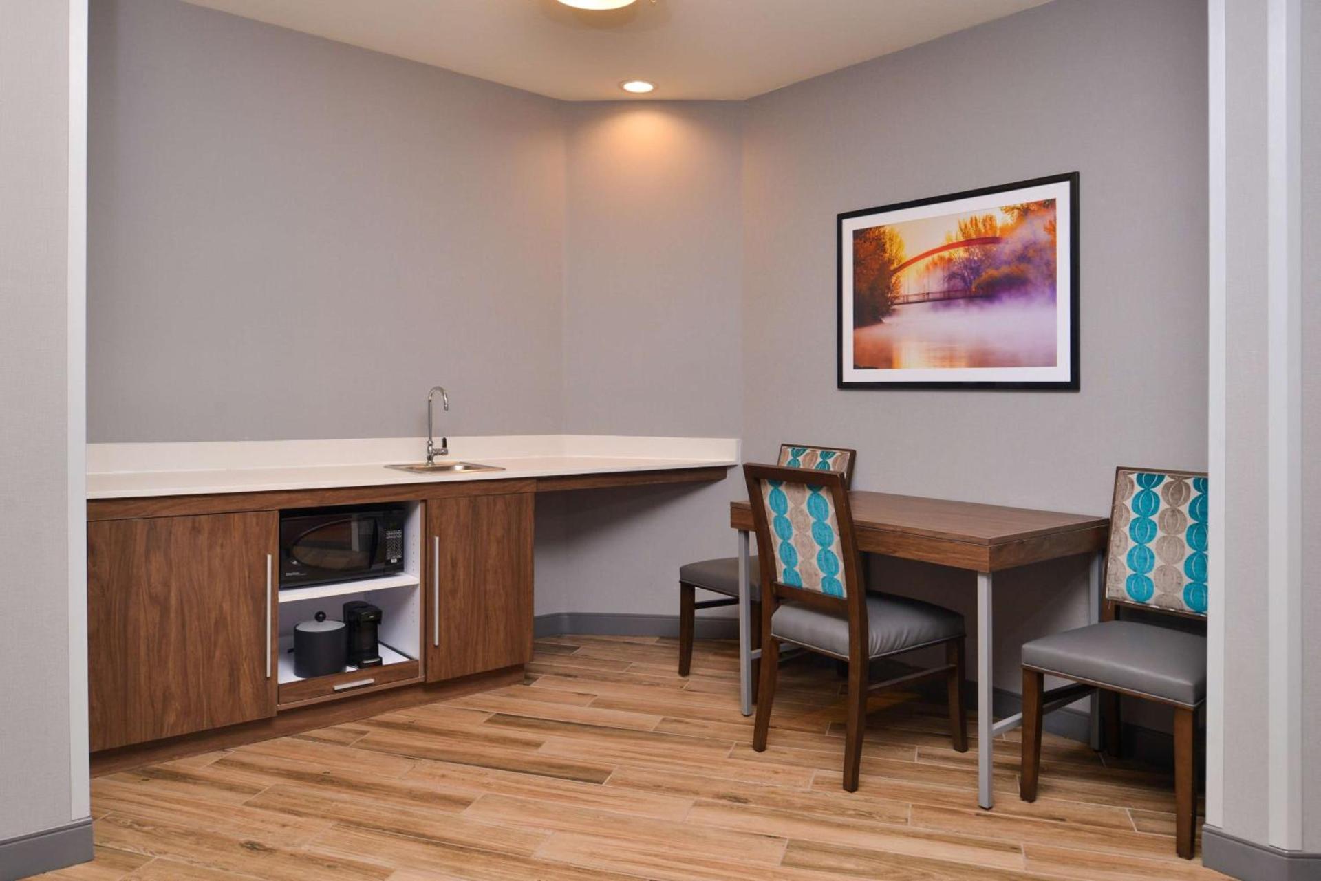 Hampton Inn & Suites Boise/Spectrum photo 99