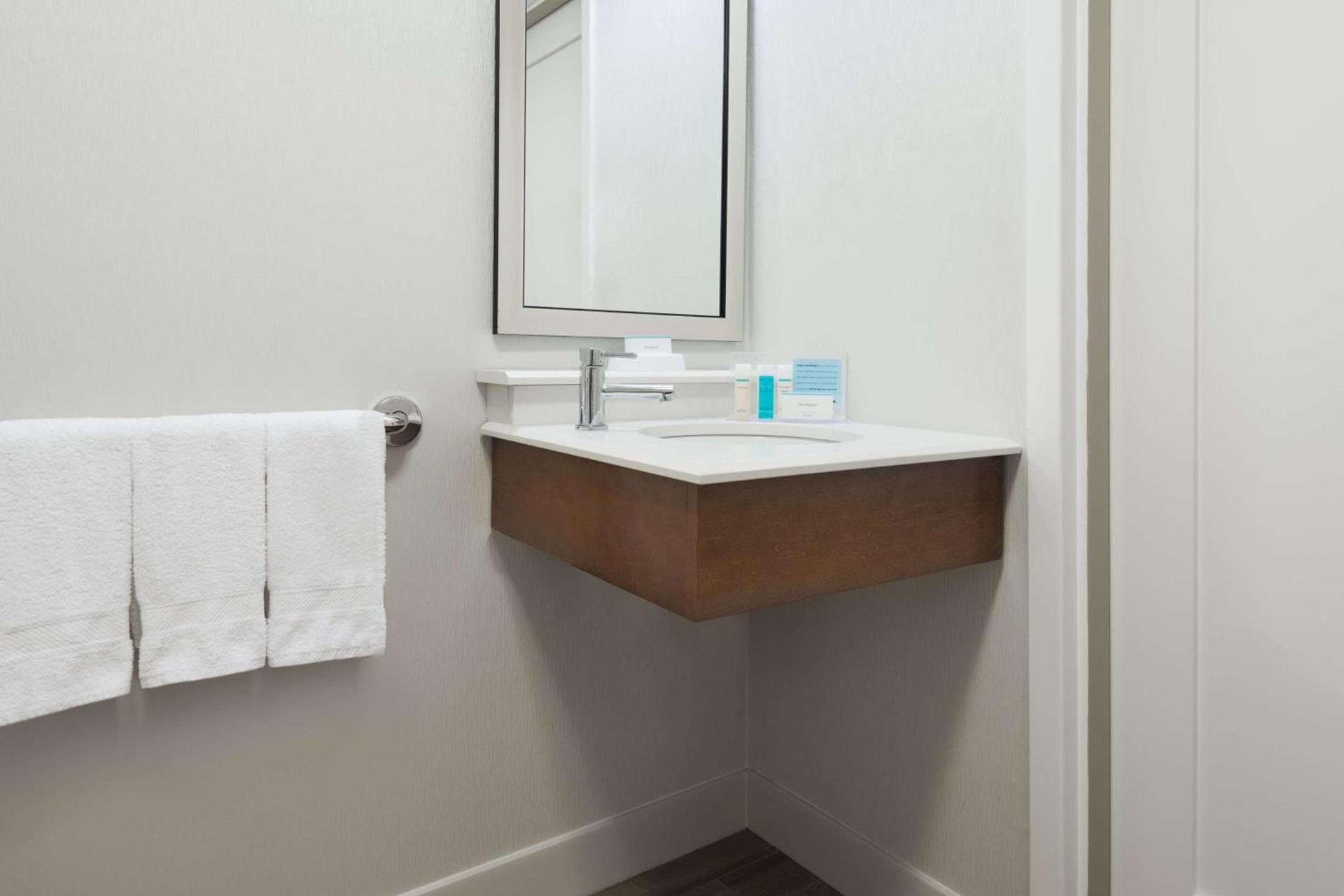 Hampton Inn Boston / Marlborough photo 16