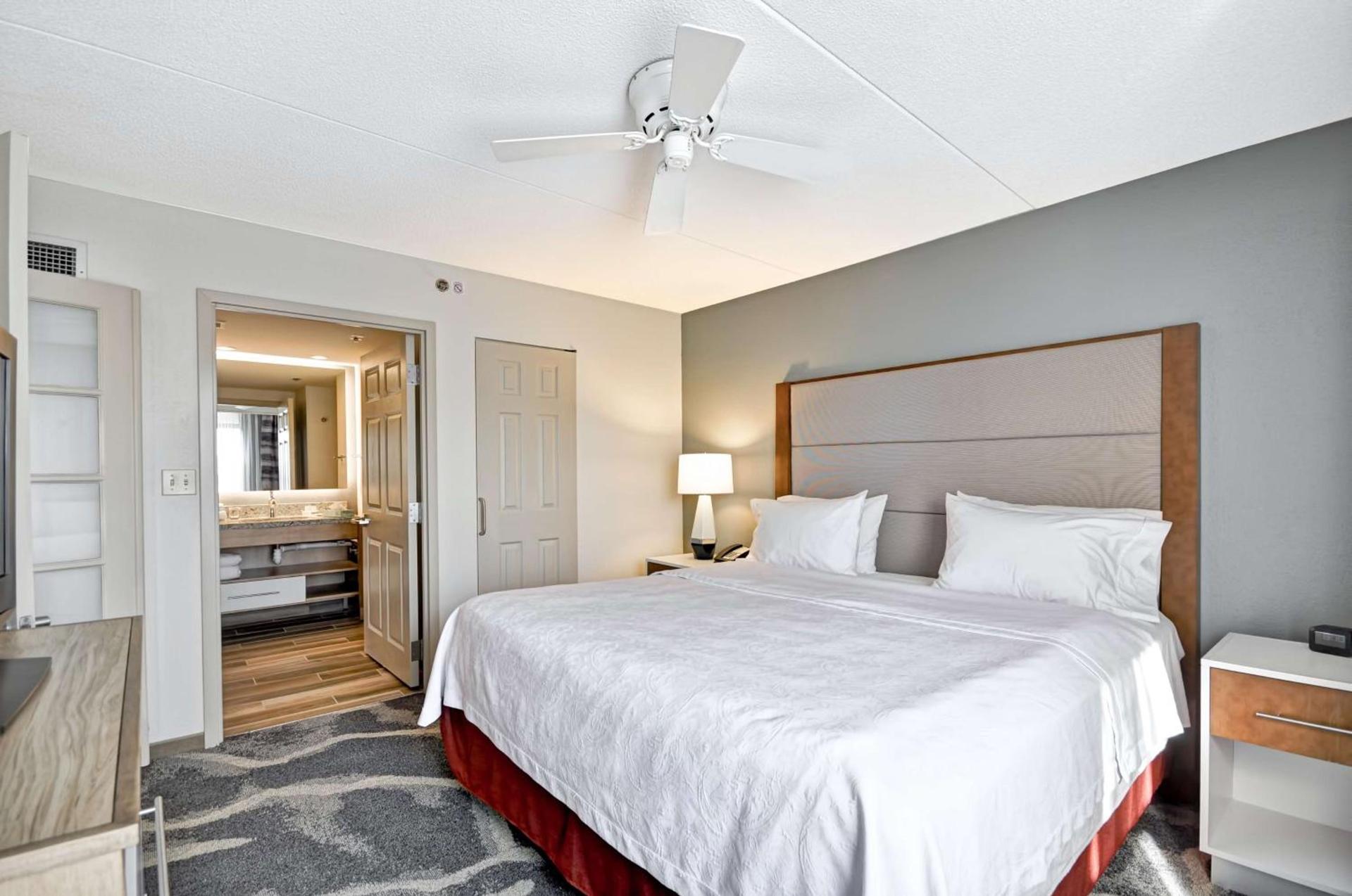 Homewood Suites by Hilton Boston - Peabody photo 24