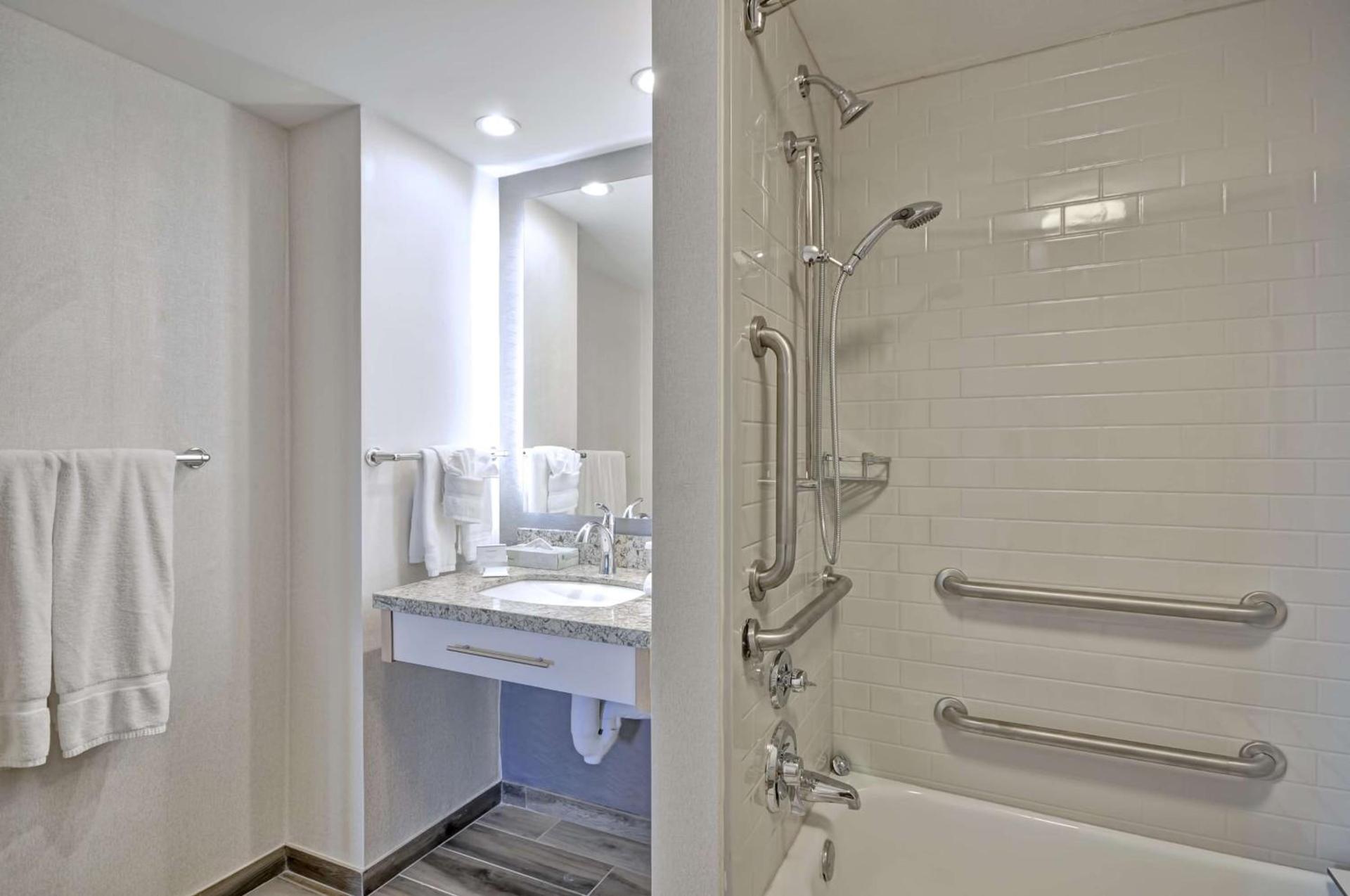 Homewood Suites by Hilton Boston - Peabody photo 28