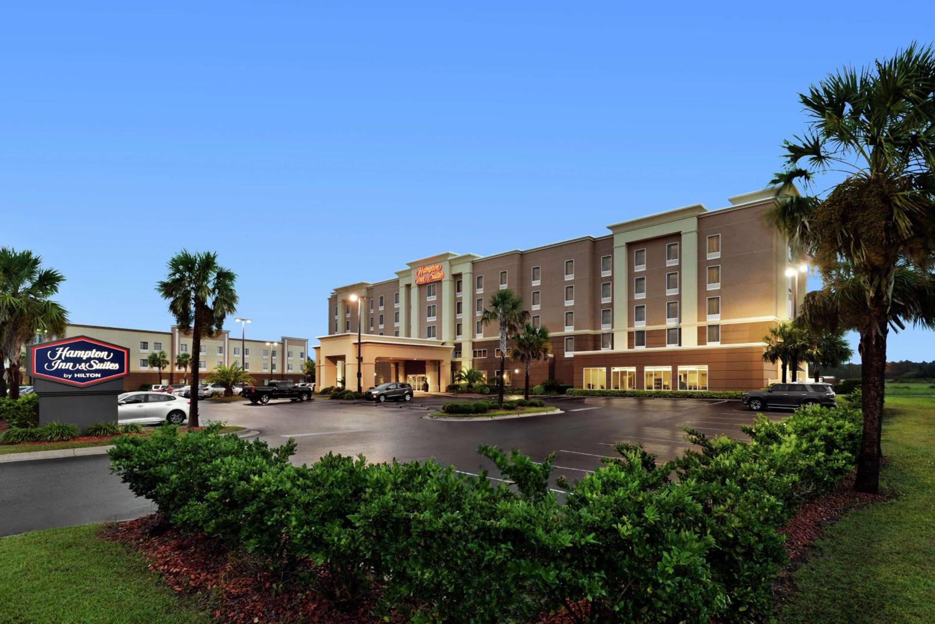 Hampton Inn & Suites Brunswick photo 2