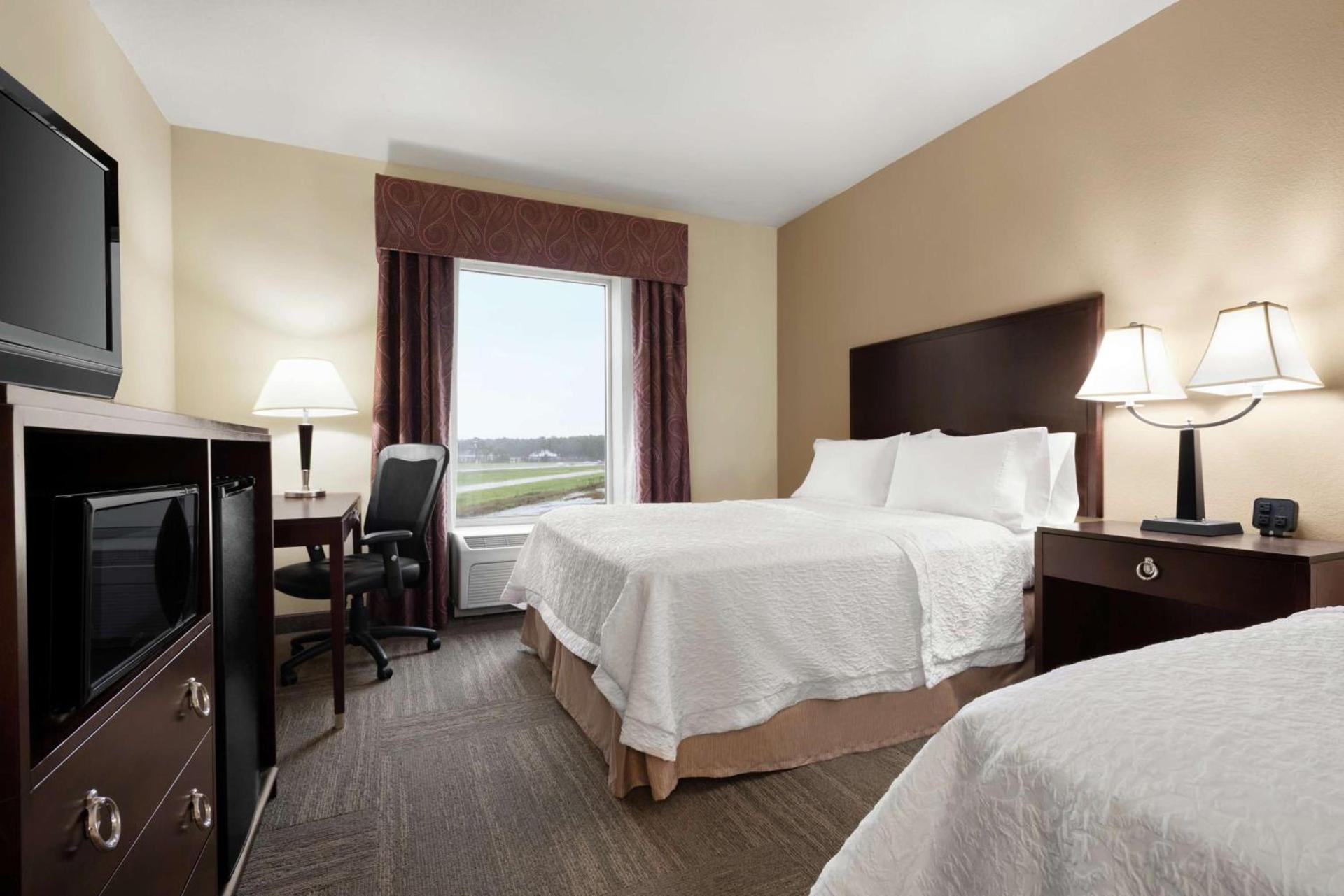 Hampton Inn & Suites Brunswick photo 14
