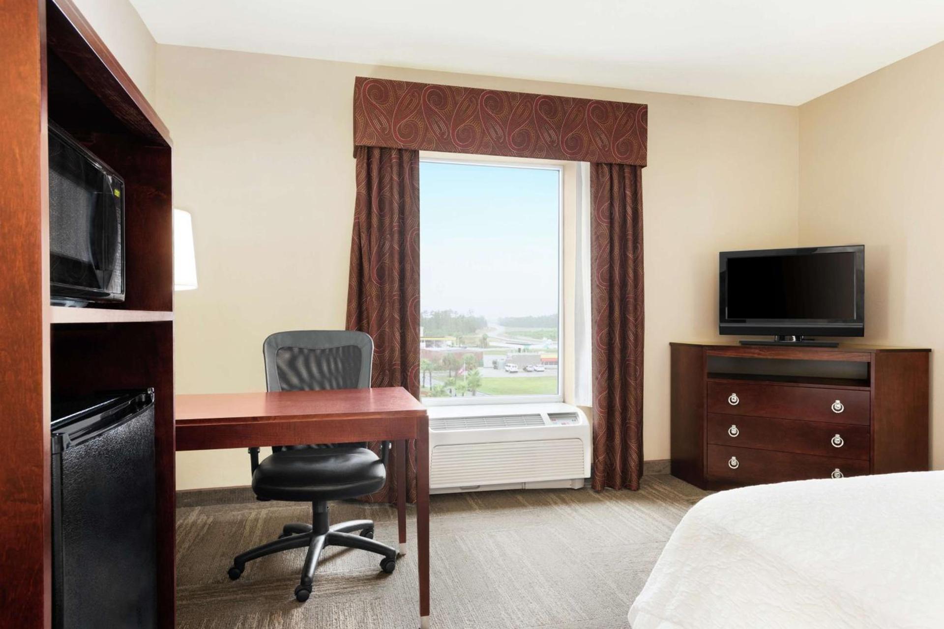 Hampton Inn & Suites Brunswick photo 16