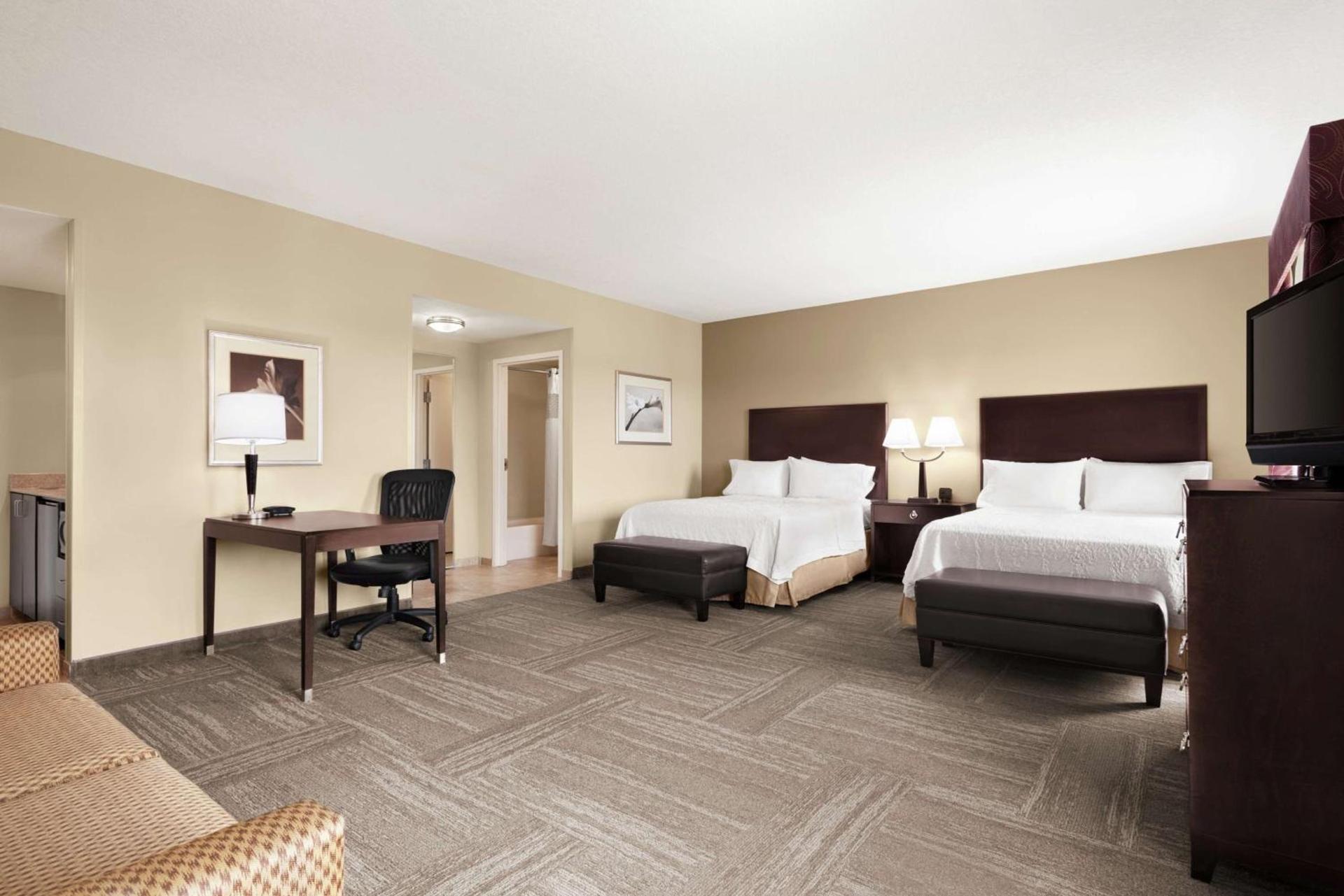 Hampton Inn & Suites Brunswick photo 20