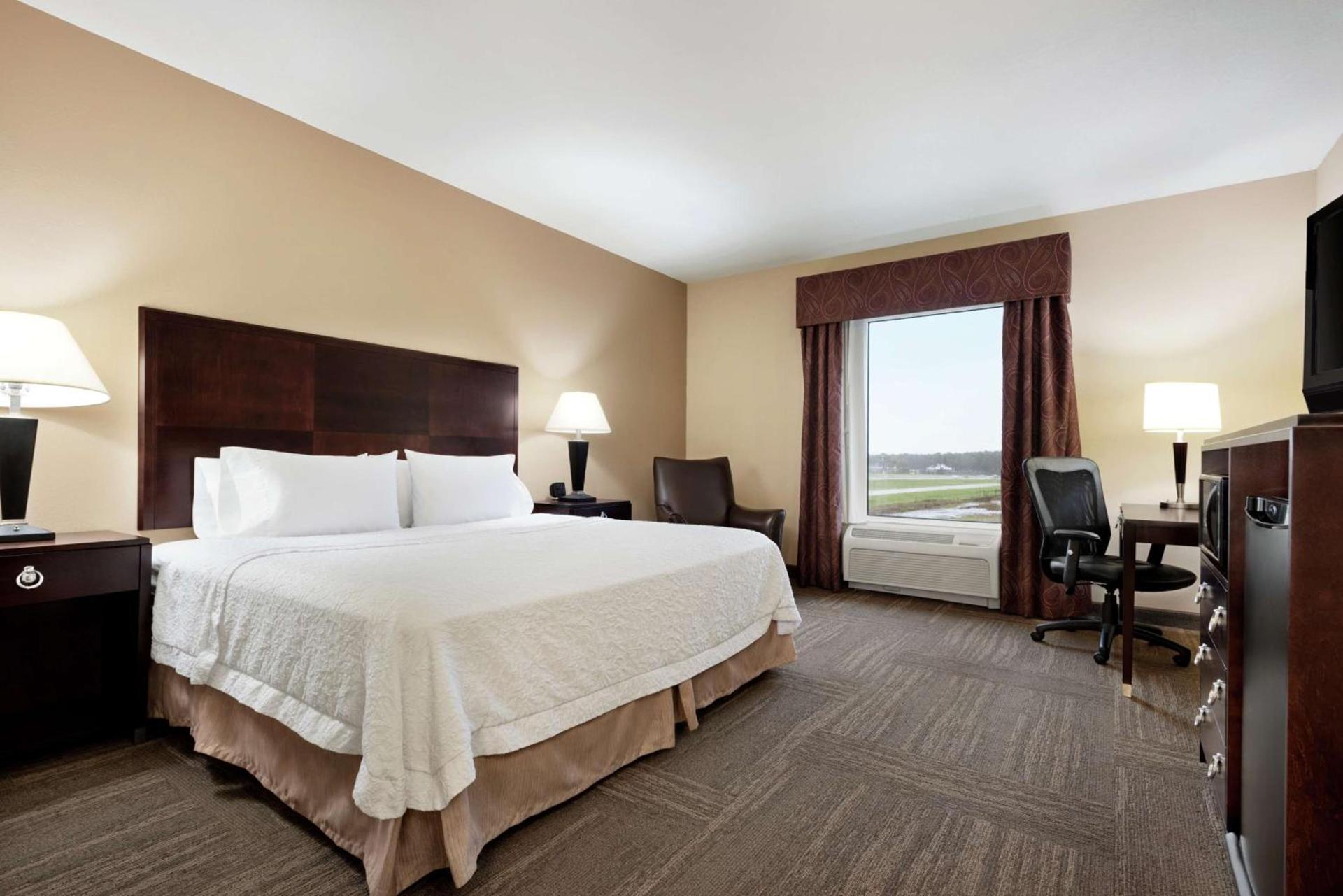Hampton Inn & Suites Brunswick photo 23
