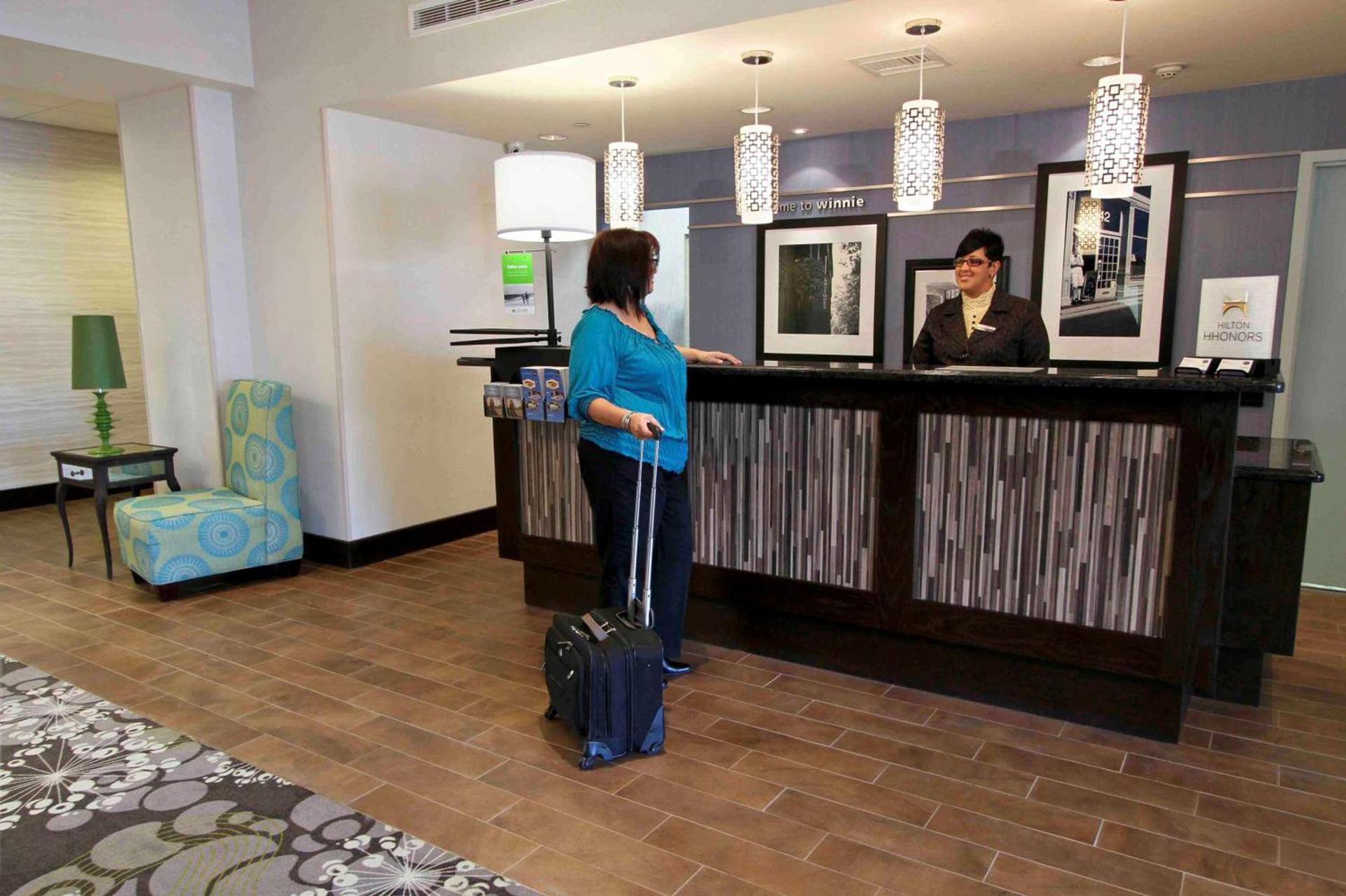 Hampton Inn & Suites Winnie photo 6