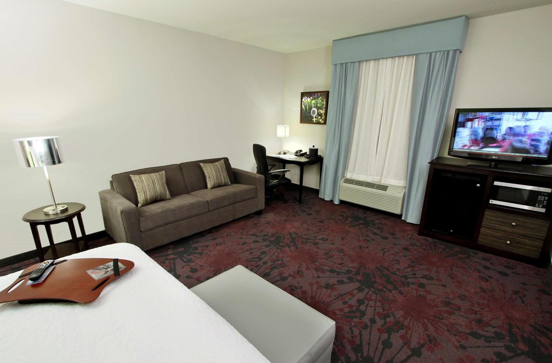Hampton Inn & Suites Winnie photo 26