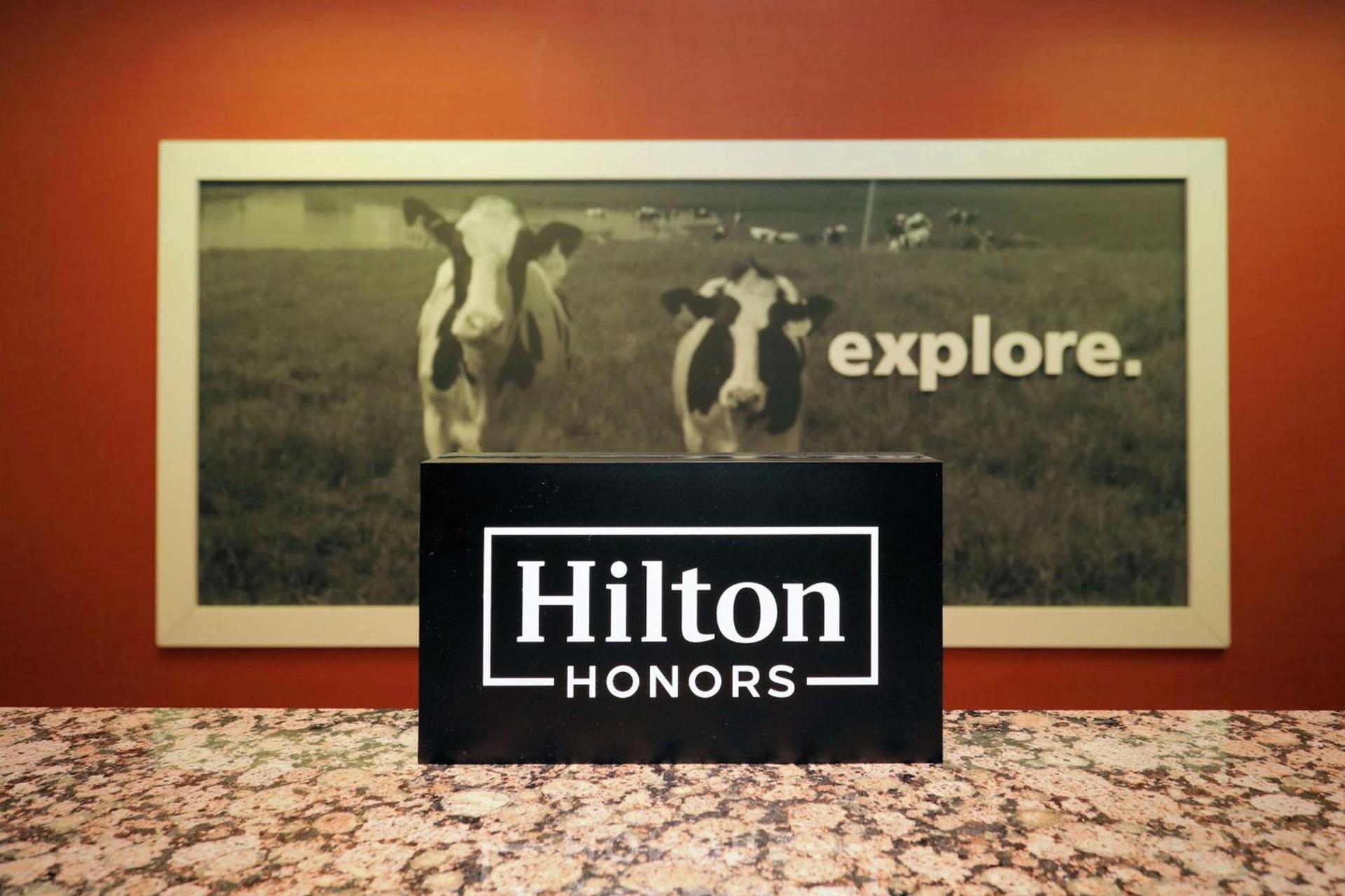 Hampton Inn Batavia photo 2