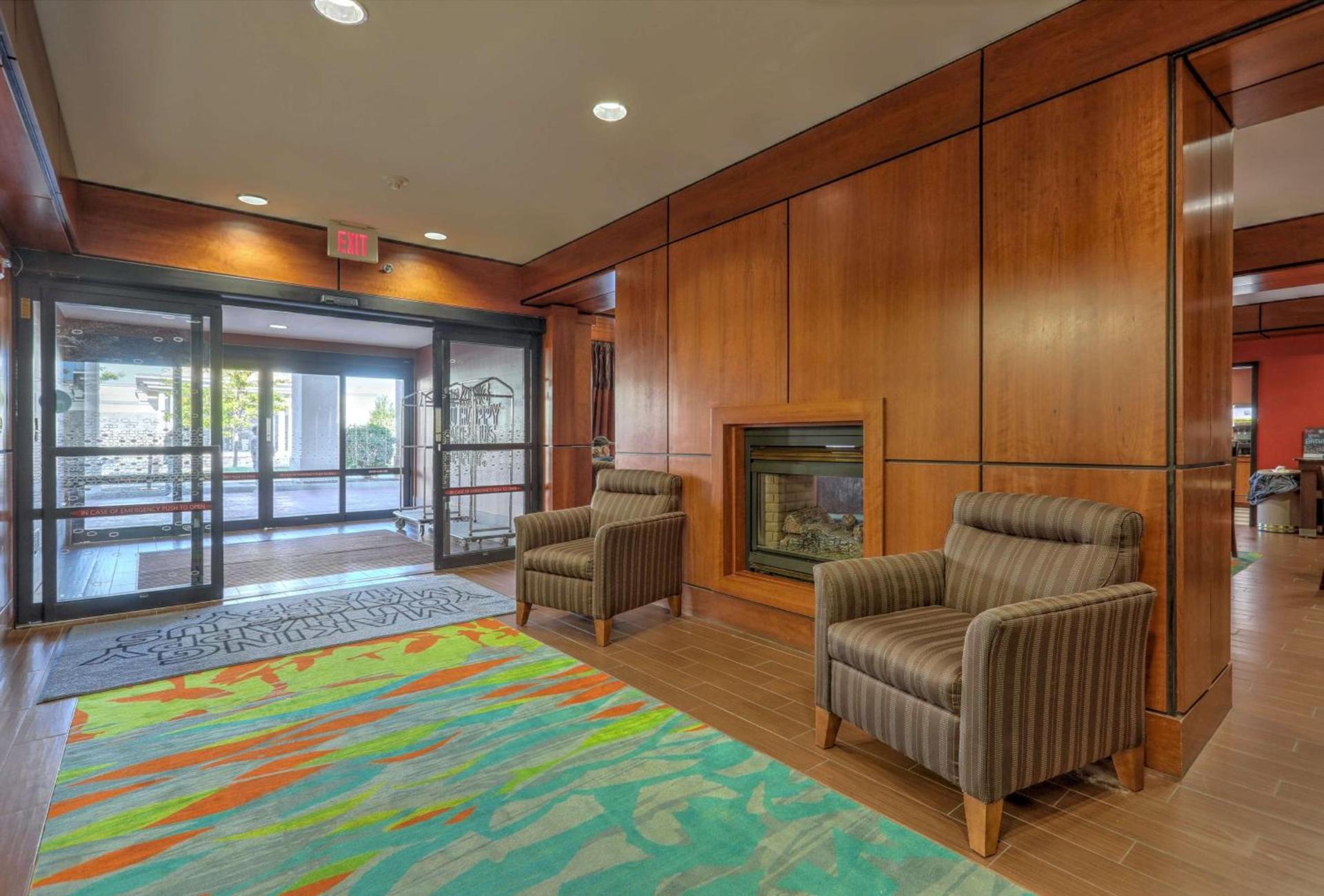 Hampton Inn Batavia photo 3