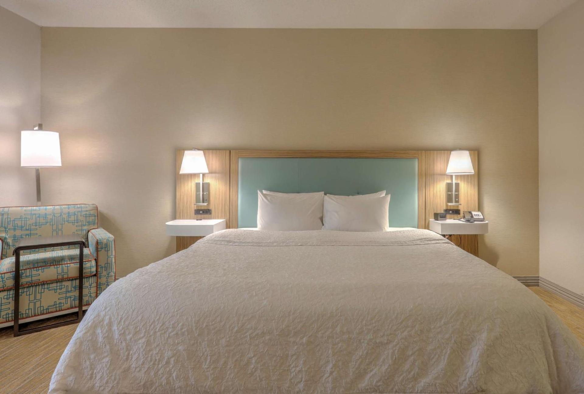 Hampton Inn Batavia photo 11