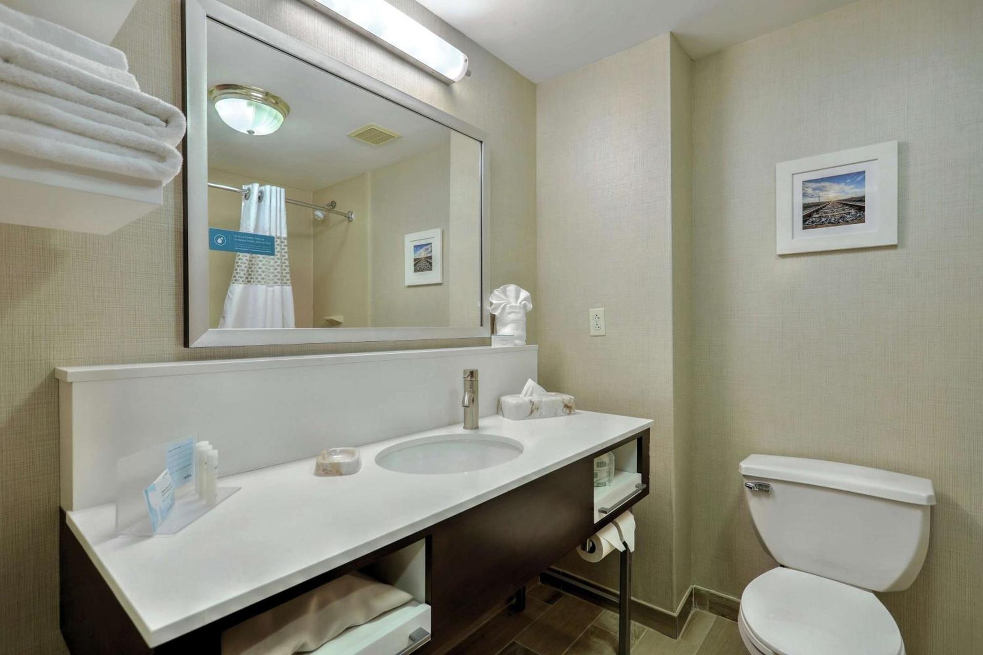 Hampton Inn Batavia photo 15